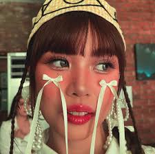 Live Laugh Love Maloi ୨ৎ added...