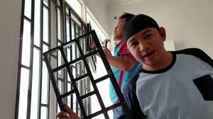Di indonesia kita mengenal beberapa material kusen jendela dan. Cara Memasang Teralis Pada Jendela Kayu Youtube