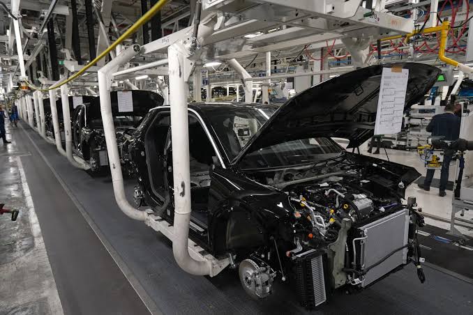 France New Car Registrations Dip on Lower Stellantis Sales - Bloomberg