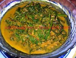 Lontong paku atau katupek gulai paku marupoan hidangan nan barasa dari pariaman, sumatera barat. Tmwnqv8fbaljym