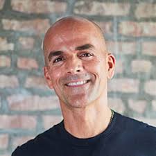 Marco Borges's Instagram, Twitter & Facebook