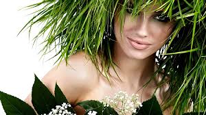 This smart guide has the lowdown on questionable ingredients, plus $20 and under mascaras, face creams, and lip balms that topped our. Trends In Natural Beauty Cossma