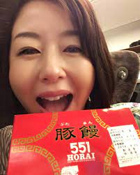 堀内敬子 大阪日帰りのお仕事 芸人さんは 本当にすごいなぁ 豚まん食べて のんびり帰ります 豚まん 新幹線 眠そうに見えるね 大阪日帰りのお仕事 芸人さんは 本当にすごいなぁ 豚まん食べて のんびり帰ります 豚まん 新幹線 眠 堀内 可愛い