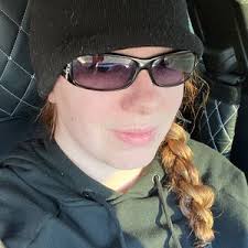 Karla Ellis (@karlaellis95)