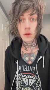 What do I listen to? 👀