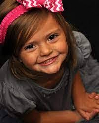 Amanda Gumm's Instagram, Twitter & Facebook