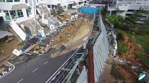 Walaupun telah 10 tahun berlalu, tsunami 2004 masih segar dalam ingatan penduduk pulau pinang. Video Tanah Runtuh Penang Youtube