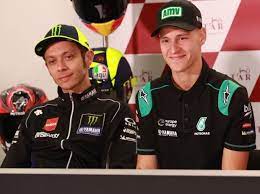 Fabio quartararo, c'est le pilote moto français qu'on rêve de voir champion du monde. Rossi Nachfolger Quartararo Hofft Dass Ihn Die Italienischen Fans Nicht Hassen Gaskrank Magazin