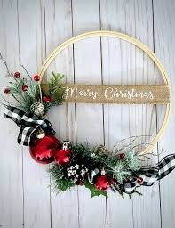 How To Make A Diy Embroidery Hoop Christmas Wreath Christmas Wreaths Diy Christmas Wreath Craft Christmas Decorations Wreaths