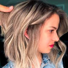 Blonde hair dark roots is a combo that many of our favorite superstars wear. Darkening Roots For Ombre In 4 Easy Steps