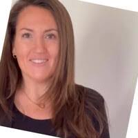 Kerri Beck's Instagram, Twitter & Facebook