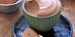 Une Mousse Au Bailey S Pour Les Soirees Osees Entre Adultes Cremeuse Onctueuse Alcoolisee Bailey Mousse Desserts Baileys Irish Cream Recipes