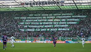 .(a) pinzgau saalfelden rankweil rapid wien (a) reichenau ried (a) roefix roethis rotenberg sak 1914 sc gleisdorf. Wiener Derby Rapid Fans Provozieren Austria Anhang Mit Spruchband