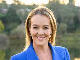 Isabel Stephens's Instagram, Twitter & Facebook