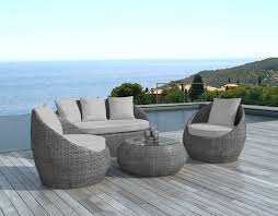 Tablette de jardin pour enfants lion ronde 2 personnes. Salon De Jardin Malaga 4 Pieces En Resine Ronde Tressee Grise Et Coussins Tissu Gris Clair Salon Detente Pier Import