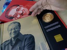 Sumbangan dan kejayaan tun mahathir. Syiling Peringatan Tun Mahathir Dengan Emas 999 Jadikan Koleksi Sheila Inspire Lifestyle Blog