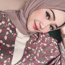 Tapi buat kamu yang masih remaja, jangan sampai kamu menggunakan riasan yang terlalu berlebihan. 10 Ide Fresh Make Up Ala Selebgram Yang Bisa Disontek Untuk Momen Lebaran Mana Yang Jadi Favoritmu