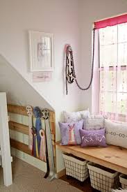 In 29 ms sort by: Horse Bedrooms You Ll Want To Live In No Matter How Old You Are The Plaid Horse Magazine Horse Decor Bedroom Horse Bedroom Horse Girls Bedroom