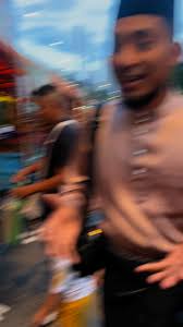 Fuhhh, harini scroll mana2 hot isu kau bro .Semoga dimudahkan urusan kau  bro. Anyway tq support bisnes popiah aku puasa aritu.