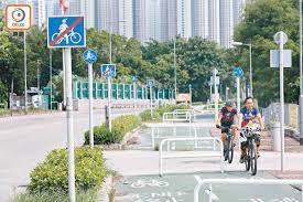 Jun 04, 2021 · 載滿學生校巴高速撞向私家車 衝落城門河畔單車徑釀24傷. å…ƒæœ— è·¨æ¬„å–®è»Šå¾' ç¬'æ­»åœ‹éš› æ±æ–¹æ—¥å ±