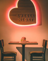 Lad Dein Date Doch Mal Ins Burgerheart Ulm Ein Egal Ob Du Ein Date Mit Deinem Potentiellen Partner Oder Einem Guten Fre Burger Restaurant Ulm Burger Laden