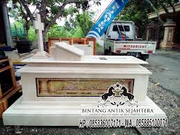 Jul 16, 2018 · tidak hanya model kristen yang kita buat, untuk modelnya kita ada model makam uje, makam bokoran , makam jakartanan, makam pahlawan dan masih banyak sekali model yang kita punya, untuk anda yang ingin mengijingi keluarga tercinta yang sudah meninggal atau wafat kami punya katalog yang bisa anda pilih.atau jika datang ke tulungagung anda bisa mampir ke workshop kami yang berada di jln kanigoro. Makam Marmer Kristen Model Kijing Kristen Model Kuburan Kristen Terbaru