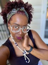 Corina Rowe's Instagram, Twitter & Facebook