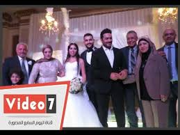 بعد تداول رواد مواقع التواصل الاجتماعي فيديو لاحتفال الفنانة المغربية جليلة بشكل واسع حيث كانت ترقص وتغني داخل سيارتها وتم الربط بين هذا الاحتفال وبين خبر انفصال الفنان المصري تامر حسني وزوجته المغربية بسمة بوسيل حيث اعتبر البعض أنها كانت السبب في وقوع الانفصال بينهما. Ø£Ø³Ø±Ø© ØªØ§Ù…Ø± Ø­Ø³Ù†Ù‰ Ù„Ø£ÙˆÙ„ Ù…Ø±Ø© ÙÙ‰ Ø­ÙÙ„ Ø²ÙØ§Ù Youtube