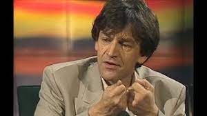 Tout finkielkraut est là, à la limite de l'honnêteté. Alain Finkielkraut La Fin De L Ecrit 1990 Youtube