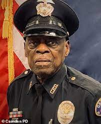 Buckshot smith, who at 91 years old is the oldest police officer in arkansas, and one of the oldest in the us. Arkansas Cop 91 Has No Plans To Retire Daily Mail Online