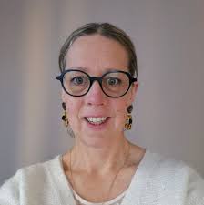 From Artisan Design Team member Christine Cabello  (@christinecabello_latortuescrap): For this project, I created a  scrapbooking layout