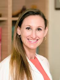 Christina Arnett's Instagram, Twitter & Facebook