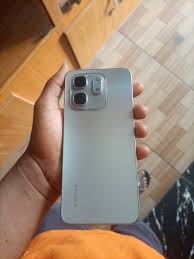 I need beautiful lunch bags suitable for boys. I will go for the most  affordable price. Please post pictures with amount. Admin please approve.