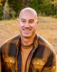 Daniel Fettig's Instagram, Twitter & Facebook