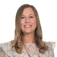 Nikki Stokes's Instagram, Twitter & Facebook