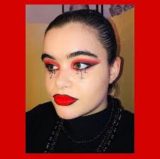 Maddy has definitely the most beautiful makeup looks in my opinions and i love how these two looks are so soft and depict maddy as a sweet person. Makeup Looks From Euphoria We Can T Stop Obsessing Over