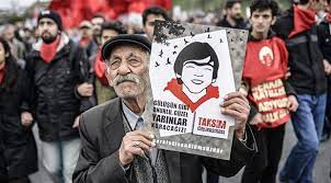 Gezi parkı olaylarında polis tarafından atılan göz yaşartıcı gaz. Gazete Yolculuk On Twitter Gezi Karsiti Ve Berkin Elvan A Terorist Denilen Paylasimlari Begendigi Ortaya Cikmisti Gezi Davasi Hakiminin Benim Degil Dedigi Twitter Hesabi Durusmadan Bir Gun Sonra Kapandi Https T Co 8uu7rrfpox Https T Co