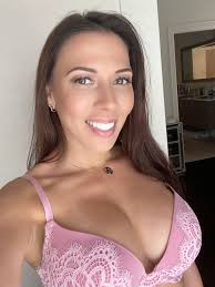 Rachel Starr - Wikipedia