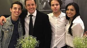 Lucas santos e nicholas torres cantam all of me do astro internacional john legend no palco do programa raul gil! Eyshila Relembra Data Em Que Celebraria Aniversario Do Filho Comportamento Pleno News