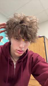 Ethan (@crocodilewithahat)’s videos with original sound