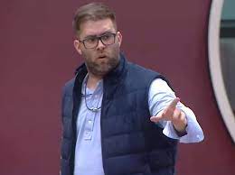בחווה בריכות ואקווריומים, בהם שוחים אלפי דגים המגיעים אלינו מכל רחבי העולם. ×¢×•×ž×¨×™ ×—×™×•×Ÿ