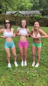 Outdoor Flash - Porn GIF