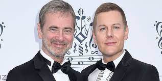 Feb 18, 2021 · jenny och niklas åker till vackra storängen för att träffa christer björkman och martin kagemark som träffades för 23 år sedan och nu lever ett stilla förortsliv. Bjorkmans Omtvistade Barnbeslut Stoppa Pressarna Kandisar Kandisnytt Hant Extra Se Hor Noje