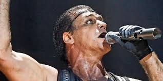 Born 4 january 1963) is a german singer, songwriter, and poet. Ohne Rammstein Till Lindemann Arbeitet An Neuem Soloalbum