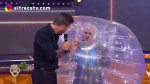 Como es habitual, marcelo tinelli cierra la semana con una emisión dedicada a la comedia, en la que hubo varios segmentos especiales, invitados sorpresa, una cámara oculta, y una nueva entrega de politichef. Modoburbuja Larreta Y Santilli Tuvieron Una Peculiar Entrada A Las Cocinas De Politichef Youtube