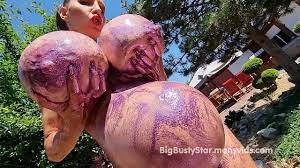 Penelope Black Diamond I am pregnant and cover my tits and belly with  purple sparkle öl - XVIDEOS.COM