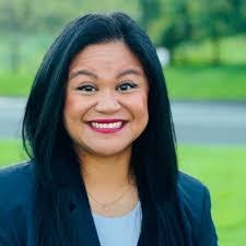 Emily Spinner's Instagram, Twitter & Facebook