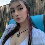 Alexa Hooper's Instagram, Twitter & Facebook