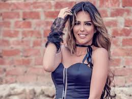 أول ظهور للفنانة المعتزلة نسرين في عقد قران دنيا عبد العزيز. Ø¯Ù†ÙŠØ§ Ø¹Ø¨Ø¯ Ø§Ù„Ø¹Ø²ÙŠØ² Ø¹Ù„Ø§Ù‚Ø© Ø·ÙŠØ¨Ø© Ø±Ø¨Ø·ØªÙ†Ù‰ Ø¨Ø£Ø­Ù…Ø¯ Ø²ÙƒÙ‰ ÙˆØ£ØªÙ…Ù†Ù‰ Ø§Ù„Ø¹Ù…Ù„ Ù…Ø¹ Ù‡Ø°Ø§ Ø§Ù„ÙÙ†Ø§Ù† Ø¹ÙŠÙ†