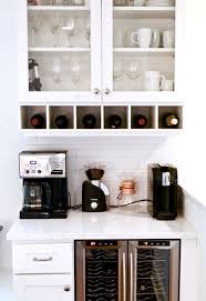 Bancada Cantinho Do Café Simples Na Cozinha Armario Embutido Na Cozinha Com Bancada Para Maquina De Cafe E Espaco Para Adega De Vinho Cafes Em Casa Barra De Cozinha Cantinho Do Cafe